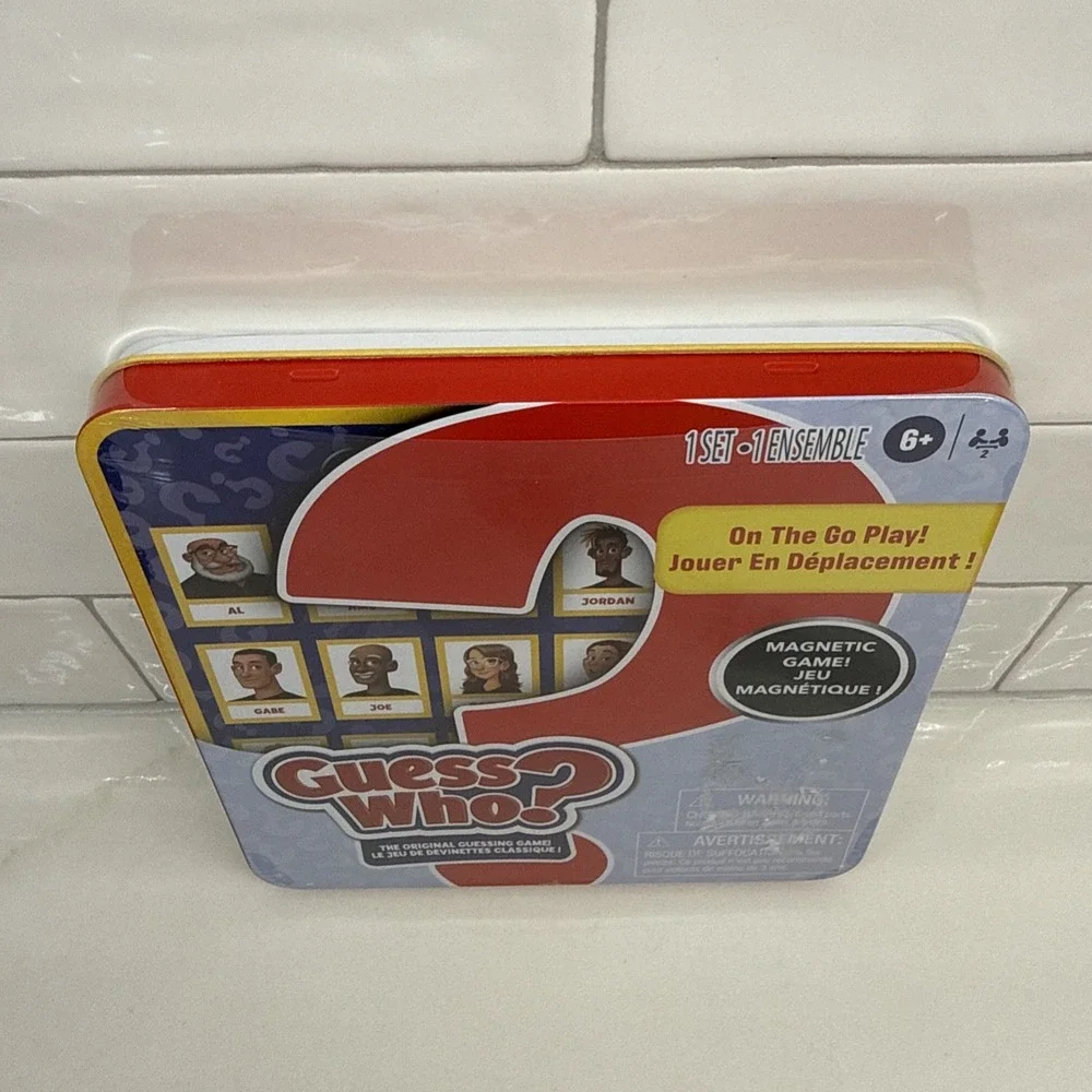 Hasbro GUESS WHO ? Play on The Go Magnetic Original Guessing Game Set Age 6+